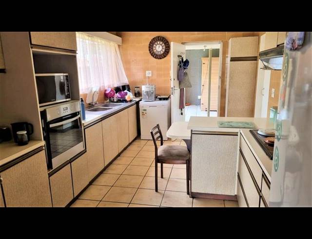 4 BEDROOM PROPERTY TO RENT IN SELCOURT